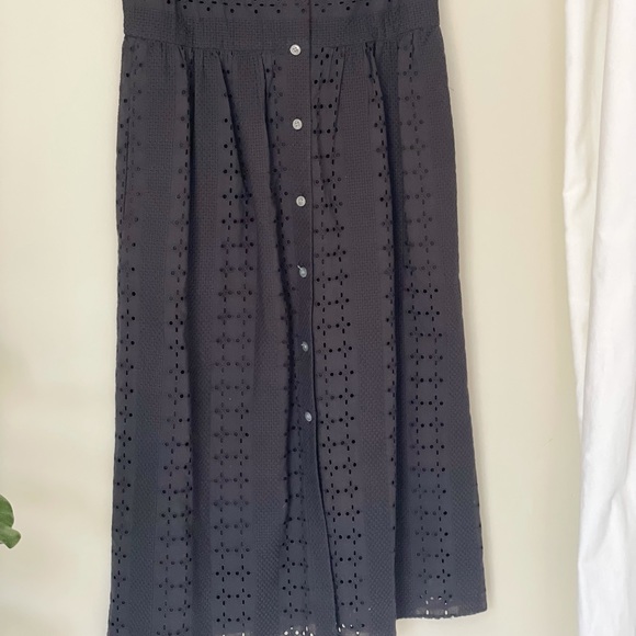 J CREW RUFFLE SLEEVE EYELET BLACK MIDI DRESS - Picture 6 of 10